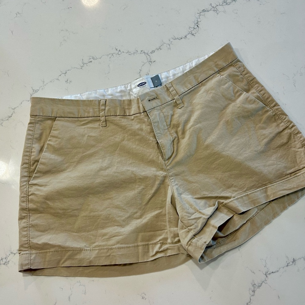 Old Navy Tan Cargo Shorts - Women’s Size 6